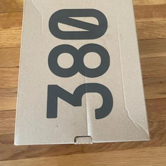 Yeezy 380 Calcite Glow - Picture 5 of 12